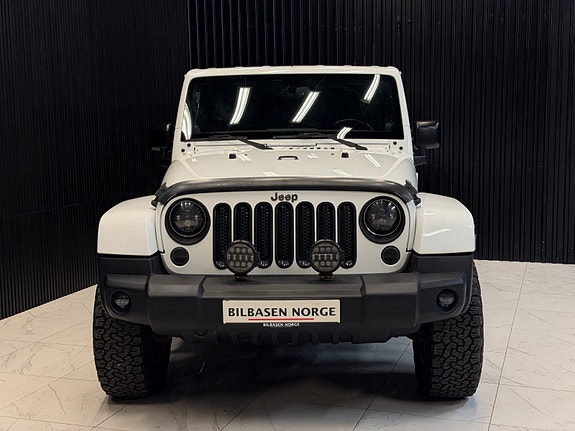 Jeep Wrangler 4 of 27