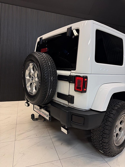 Jeep Wrangler 11 of 27