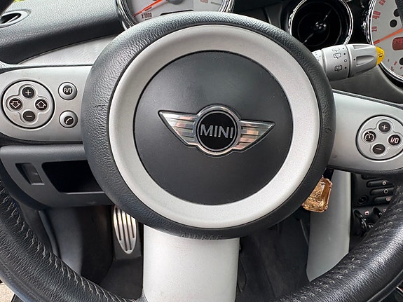 MINI Cooper S 19 of 30