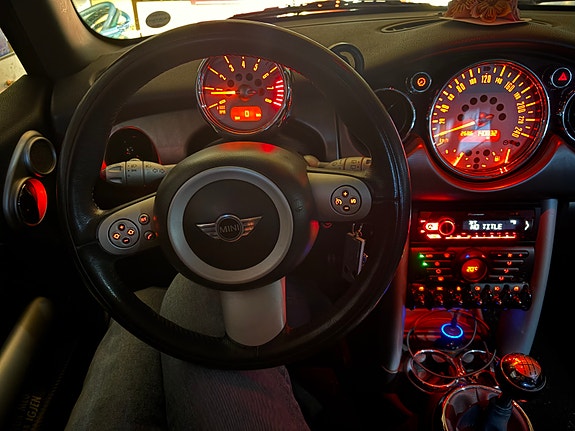 MINI Cooper S 7 of 30