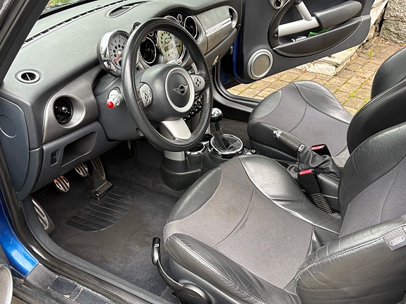MINI Cooper S 14 of 30