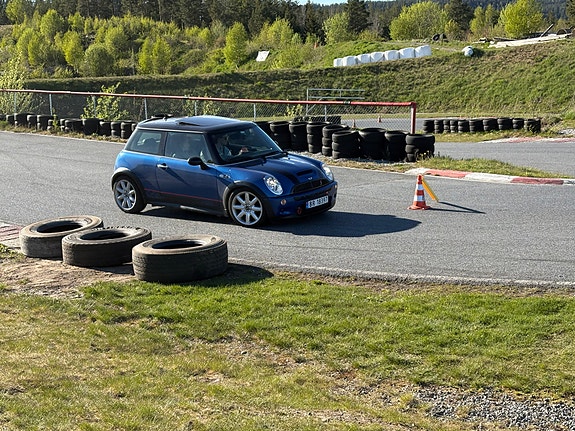 MINI Cooper S 6 of 30