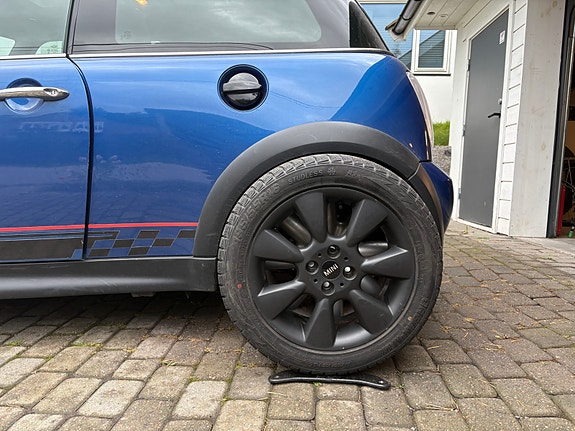MINI Cooper S 9 of 30
