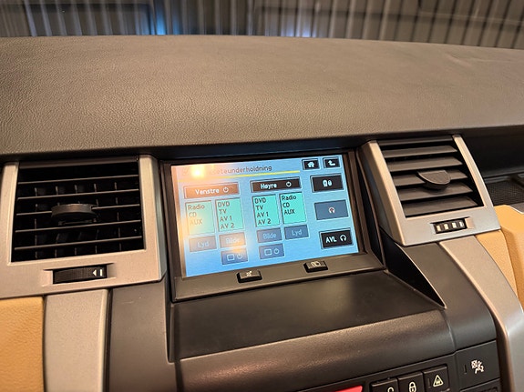 Land Rover Range Rover Sport 26 of 30
