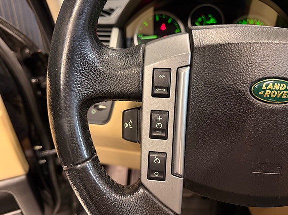 Land Rover Range Rover Sport 21 of 30