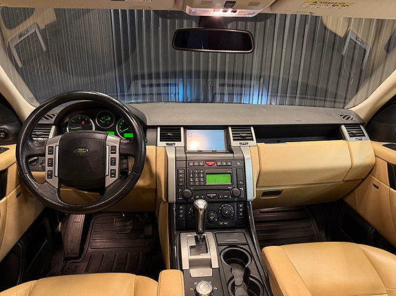 Land Rover Range Rover Sport 27 of 30