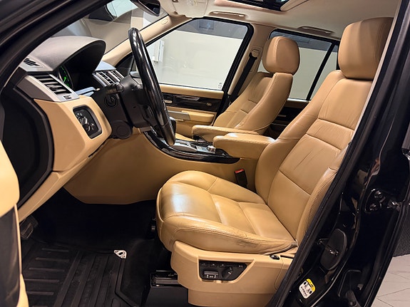 Land Rover Range Rover Sport 15 of 30