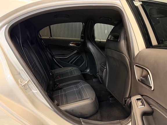 Mercedes-Benz 19 of 30