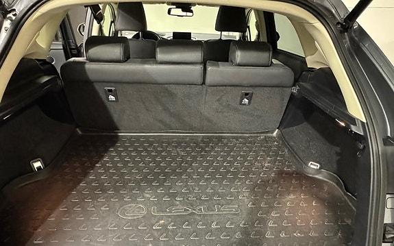 Lexus NX300h 5 of 14