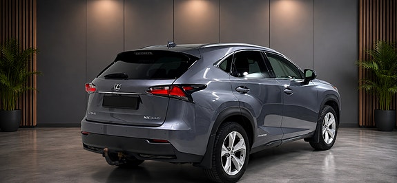 Lexus NX300h 3 of 14