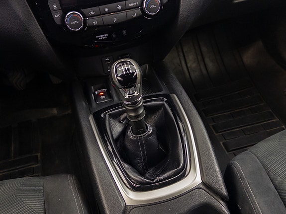 Nissan X-Trail 27 of 30
