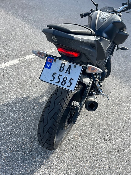 Yamaha MT-125 4 of 10