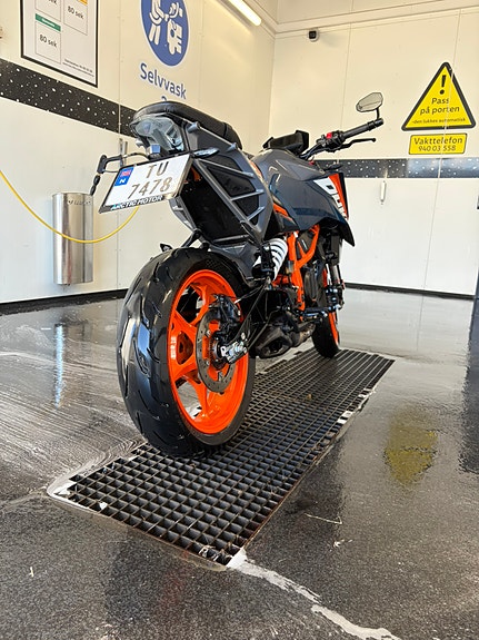 KTM 390 Duke 10 of 14