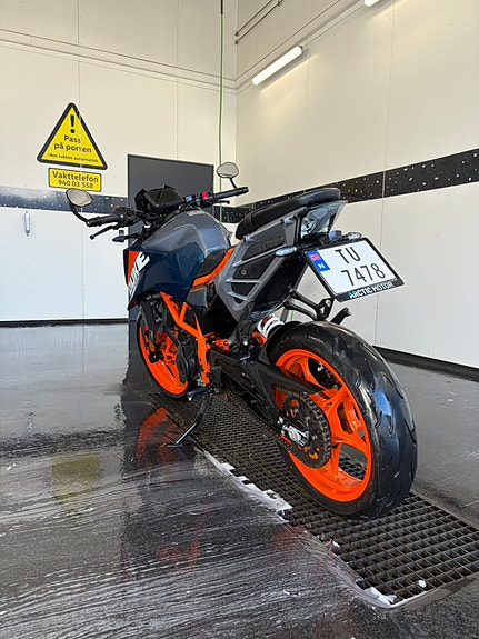 KTM 390 Duke 9 of 14