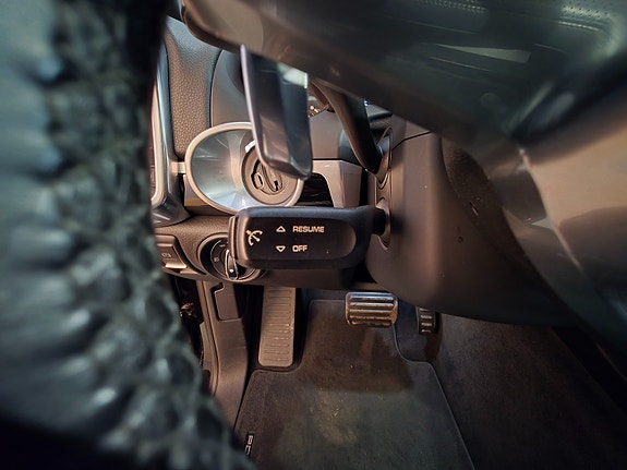 Porsche Cayenne 13 of 30