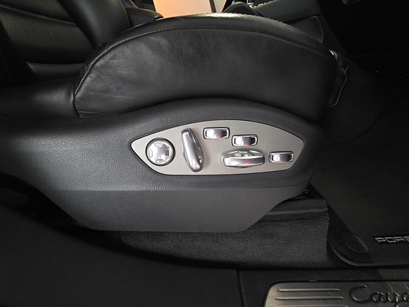 Porsche Cayenne 20 of 30