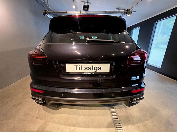 Porsche Cayenne 5 of 30