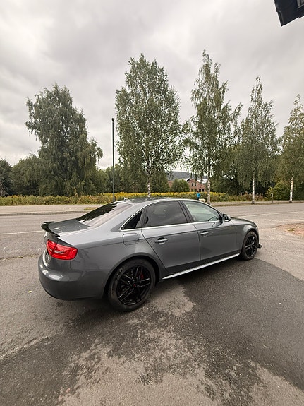 Audi A4 5 of 30