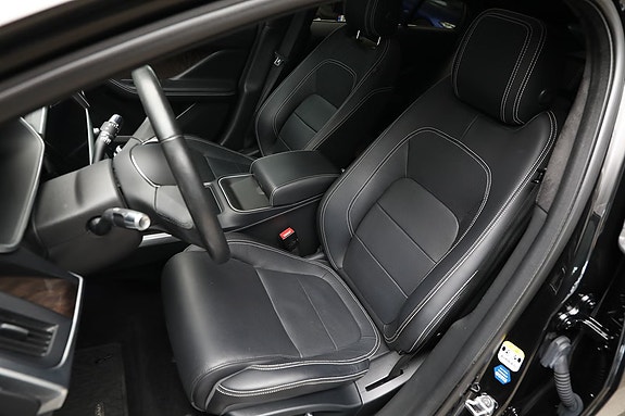 Jaguar I-PACE 8 of 10