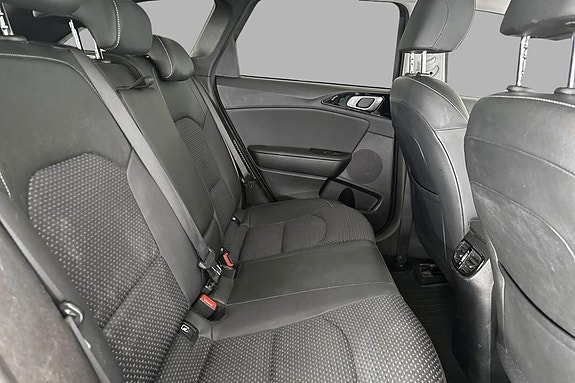 Kia Ceed 25 of 30