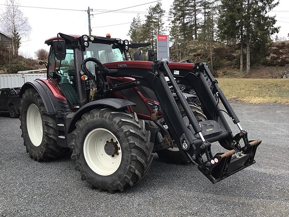 Valtra N174DST med laster og fronthydraulikk! 2019, kr 1 049 000,-