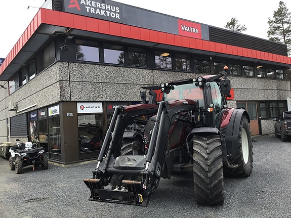 Valtra N174DST med laster og fronthydraulikk! 2019, kr 1 049 000,-
