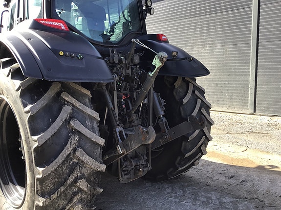Valtra Q305 Twin Track 2024, kr 1 990 000,-