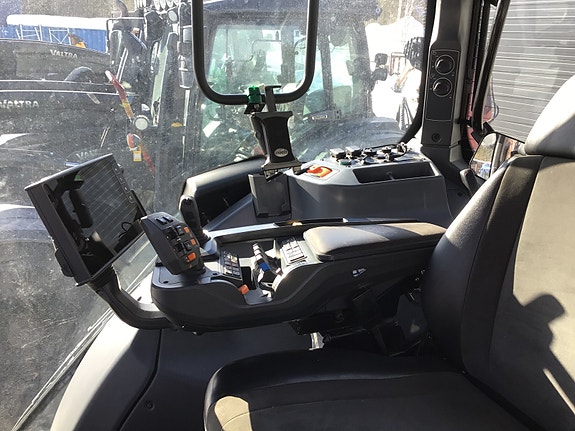 Valtra Q305 Twin Track 2024, kr 1 990 000,-