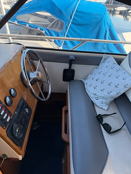 Marex 770 Holiday 18 of 27