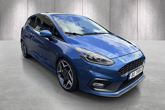 Ford Fiesta 14 of 30