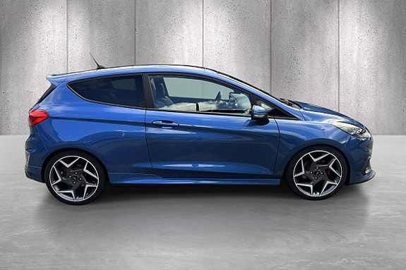 Ford Fiesta 21 of 30