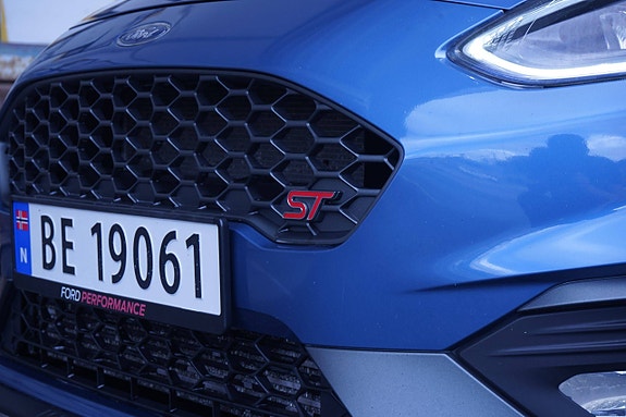 Ford Fiesta 10 of 30