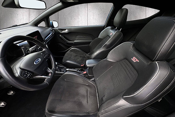 Ford Fiesta 25 of 30