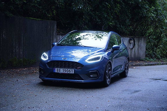 Ford Fiesta 3 of 30