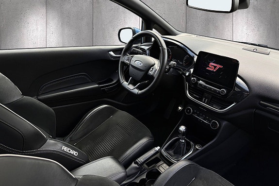 Ford Fiesta 23 of 30