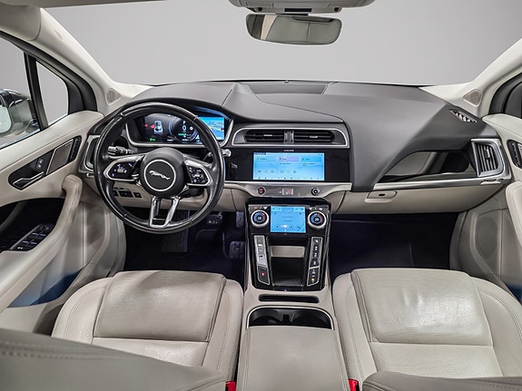 Jaguar I-PACE 17 of 30