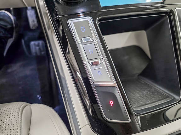 Jaguar I-PACE 28 of 30