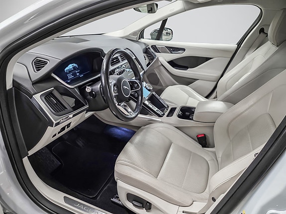 Jaguar I-PACE 15 of 30