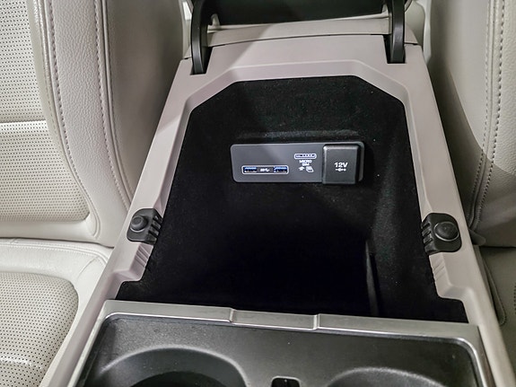 Jaguar I-PACE 30 of 30