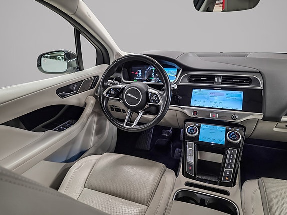 Jaguar I-PACE 16 of 30