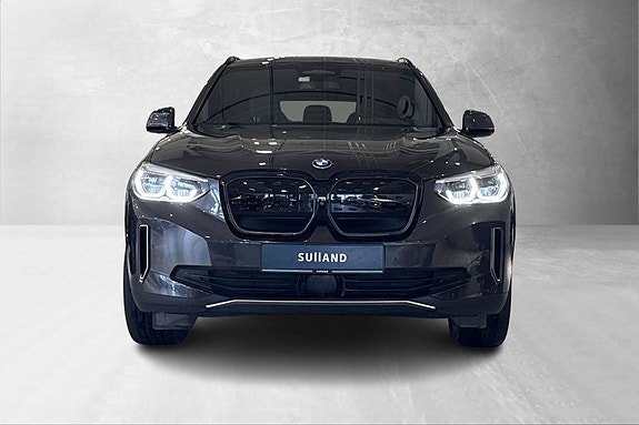 BMW iX3 8 of 30