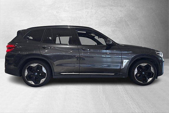 BMW iX3 6 of 30