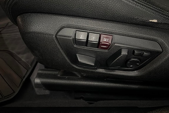 BMW 320d 24 of 28