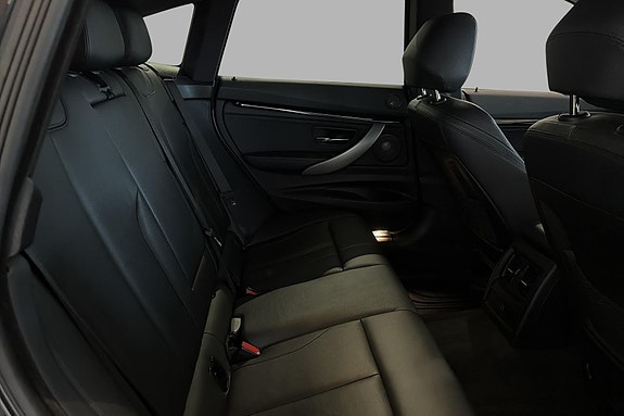 BMW 320d 18 of 28