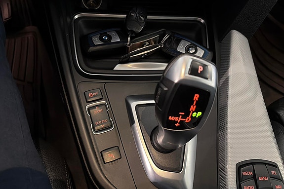 BMW 320d 15 of 28