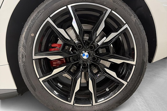 BMW i4 10 of 25