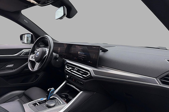BMW i4 17 of 27
