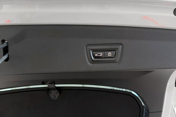 BMW i4 25 of 27