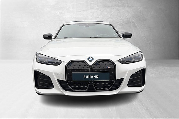BMW i4 8 of 27