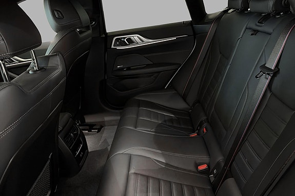 BMW i4 18 of 27